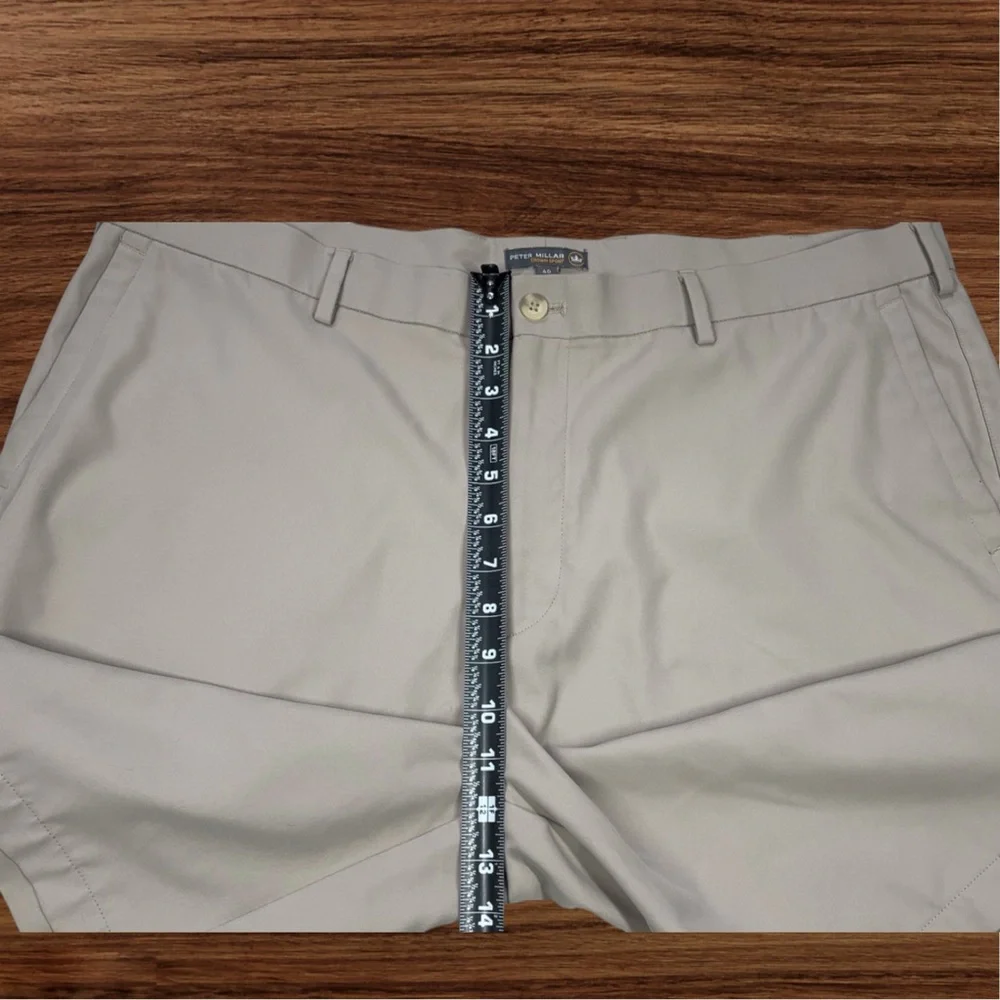 Peter Millar Crown Sport Men’s 9” Performance Shorts. Size 40